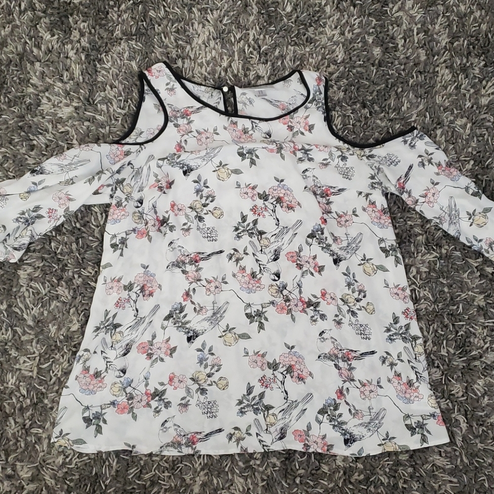 Georgeous maternity blouse